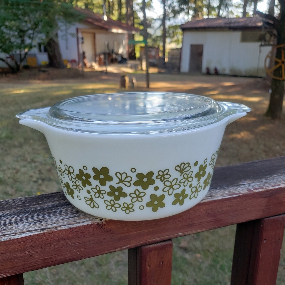 Pyrex Spring Blossom Crazy Daisy Casserole Dish 474-B With Lid 474-C-23